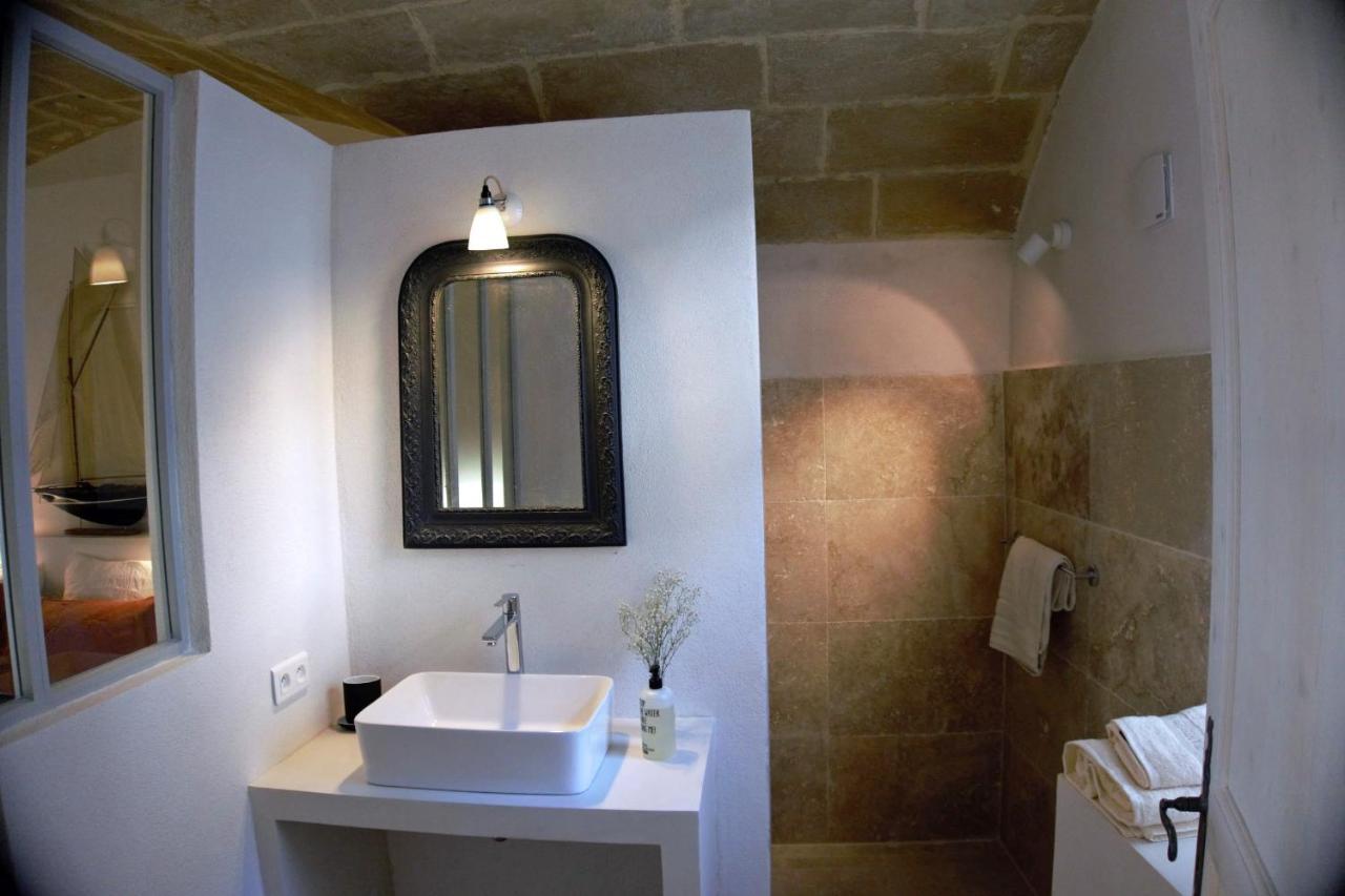 Les Canisses, Magnifique Appartement Avec Terrasse Au Coeur D'Uzès Εξωτερικό φωτογραφία